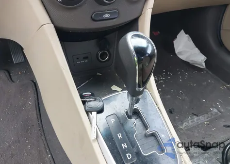 2012 Hyundai Accent Gls z USA, uszkodzony, nr VIN KMHCU4AE6CU121725